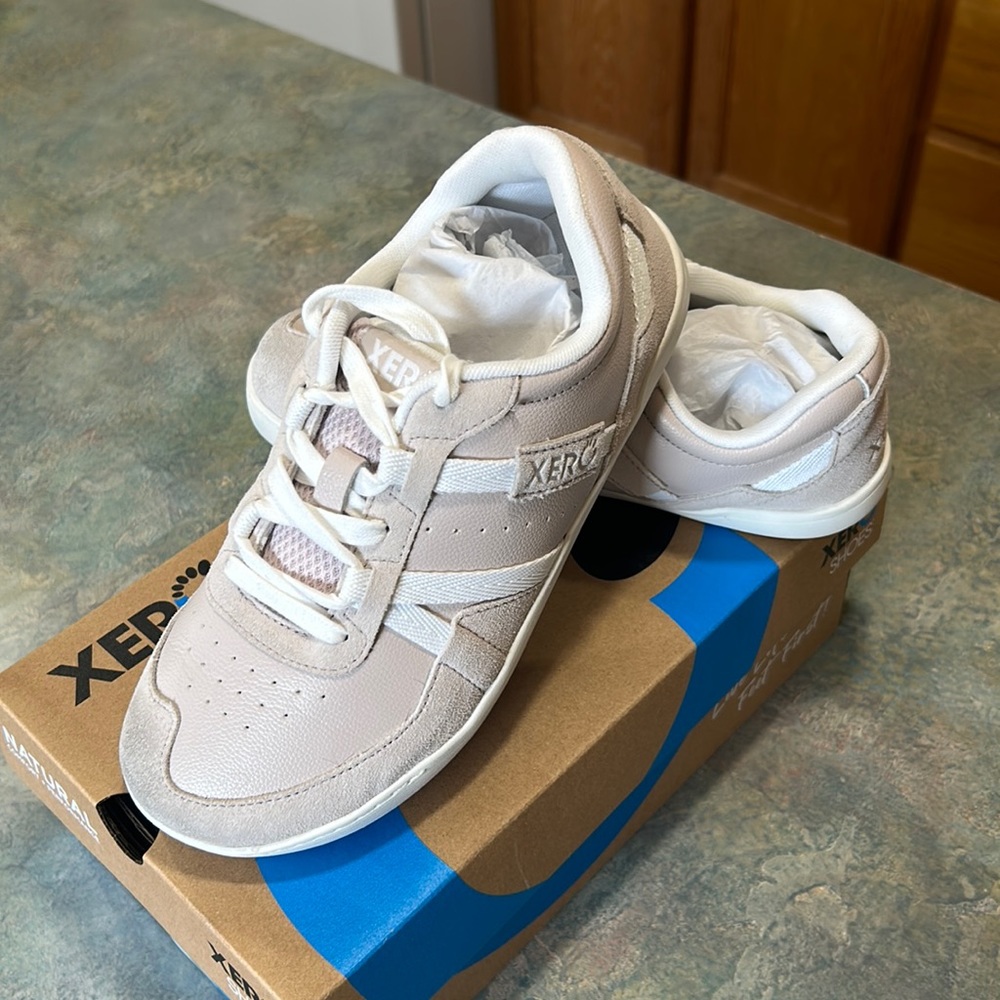 Xero Kelso Women’s Sneakers Size 8